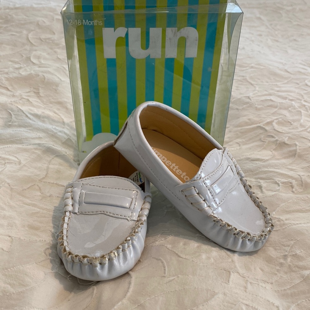 TrumpetteToo moccasins